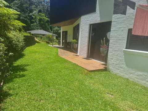 RESIDENTIAL 4 BEDROOM House - Accommodation Whitsundays 2