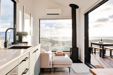 Red Rock Hut, King Island - Accommodation Whitsundays 2