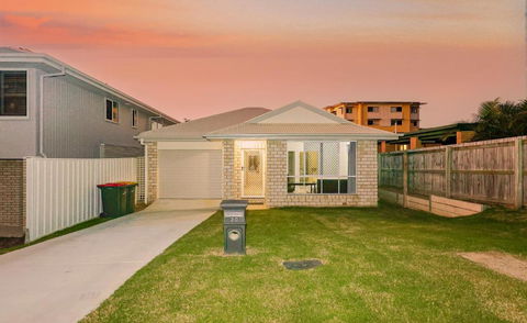 Redcliffe - Accommodation Whitsundays 3