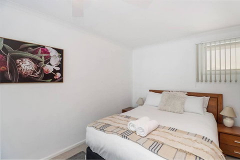 Reel Close! Walk To Everything. Sleeps 6 - Accommodation Whitsundays 3