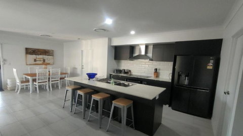 Relax Poolside By The Canal - Accommodation Whitsundays 2