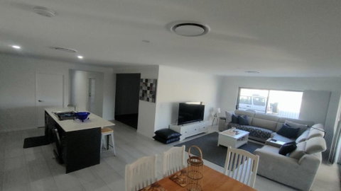 Relax Poolside By The Canal - Accommodation Whitsundays 3