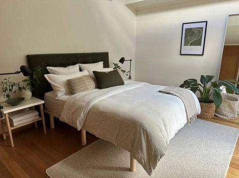 Relaxed And Stylish -self Check In, Secure Parking - Accommodation Whitsundays 1