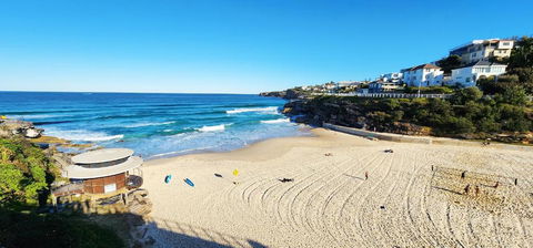 Relaxed Coastal Living With Fantastic Sea Views - Accommodation Whitsundays 3
