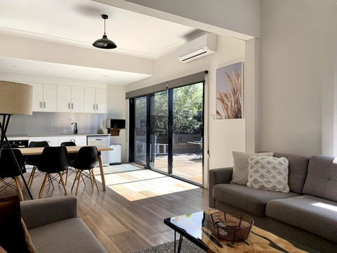 Renovated Character Home - Accommodation Whitsundays 0