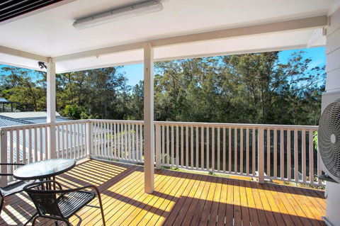 Renovated Coastal Getaway With Water Views - Accommodation Whitsundays 1