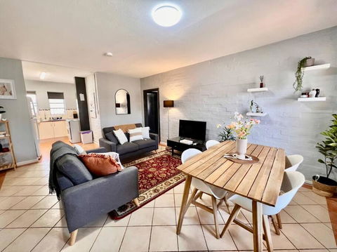 Renovated Corporate Apartment - Accommodation Whitsundays 1