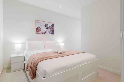 Resort Lifestyle Urban Apt - Pool, Gym, Sauna - Accommodation Whitsundays 0