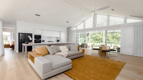 Resort Style Living With Pool, Tennis Court And Beach - Accommodation Whitsundays 0