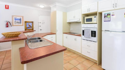 Resort Style Unit Across From The Water - Accommodation Whitsundays 3