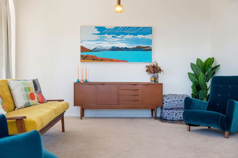 Retro Beach House - Accommodation Whitsundays 2
