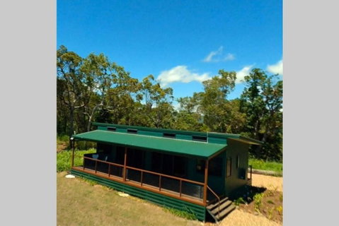 Ridge Cabin - Stunning Views - 5km From Neighbours - Accommodation Whitsundays 0