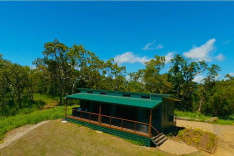 Ridge Cabin - Stunning Views - 5km From Neighbours - Accommodation Whitsundays 1