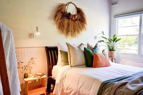 River Lea Cottage - Accommodation Whitsundays 0