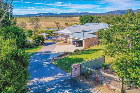 Riverbend Ranch - Accommodation Whitsundays 2