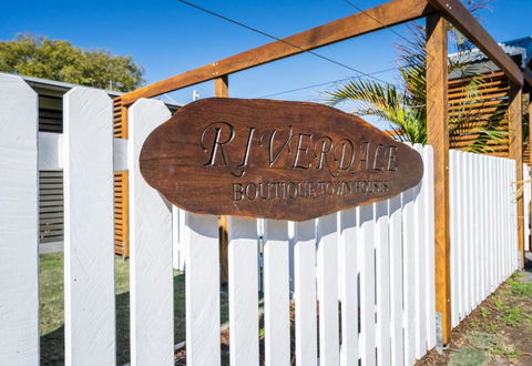 Riverdale Boutique Townhouses No 12 - Accommodation Whitsundays 0