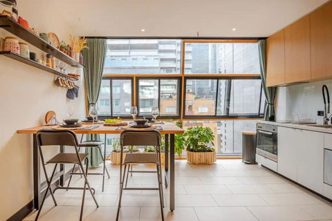 Riverside Apartment Melbourne CBD - Accommodation Whitsundays 0