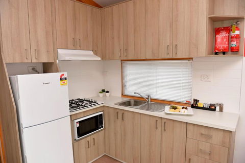 Riverside Cabin Park - Accommodation Whitsundays 3