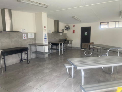 Riverside Cabin Park - Accommodation Whitsundays 1