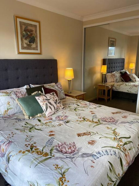 RIVERSIDE CITY VIEW PARKING NETFLIX WIFI WINE FREE - Accommodation Whitsundays 1