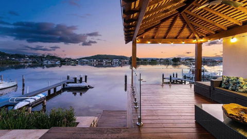 Riverside Retreat - Absolute Waterfront - Accommodation Whitsundays 0