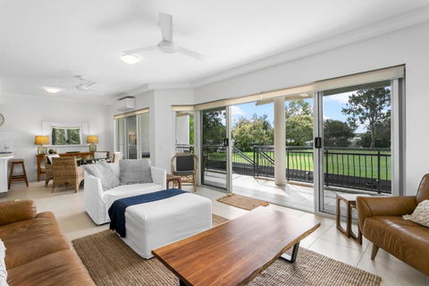 Riviera Noosa Resort - Accommodation Whitsundays 1