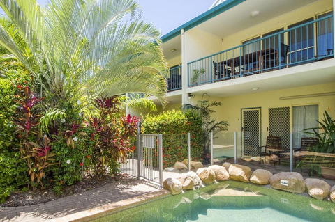 SAILS 9 Beachfront Getaway Horseshoe Bay - Accommodation Whitsundays 2