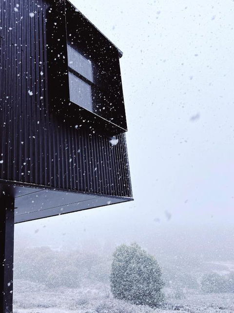 Roam Merrijig - Luxury Stay With Mountain Views - Foothills Of Mt Buller - Accommodation Whitsundays 3