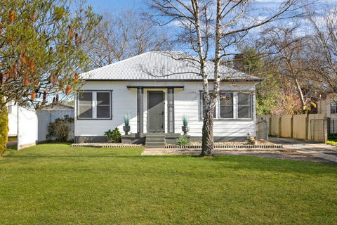 Ronelle Cottage - Accommodation Whitsundays 0