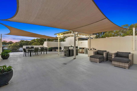 Rooftop Island Sunsets - Accommodation Whitsundays 0
