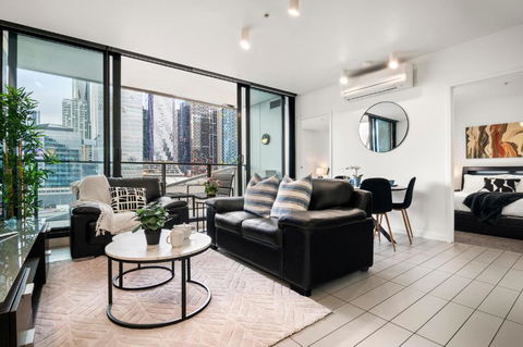 Rooftop Pool 2BR Apartment At Marvel Stadium With Free Parking - Accommodation Whitsundays 0