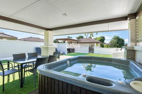 Rooftop Tranquility At Stunning Temple Resort - Accommodation Whitsundays 0