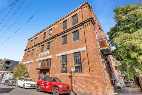 Rooftop Warehouse In Fitzroy - Accommodation Whitsundays 2