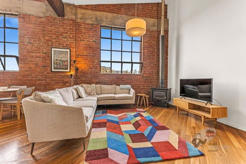 Rooftop Warehouse In Fitzroy - Accommodation Whitsundays 3