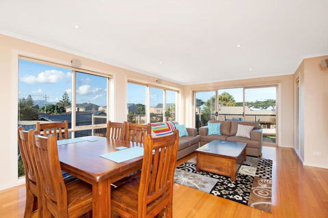 Rose - Accommodation Whitsundays 0
