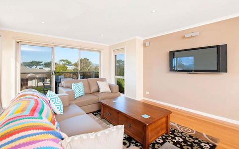 Rose - Accommodation Whitsundays 1