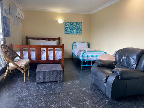 Rosebourne Gardens Motel - Accommodation Whitsundays 2