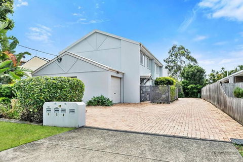 Rosella Rise! - Accommodation Whitsundays 2