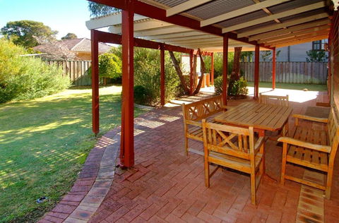 Rosewood Cottage - Accommodation Whitsundays 0
