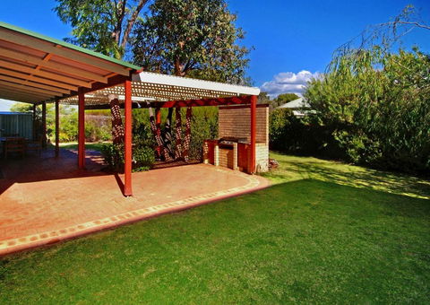 Rosewood Cottage - Accommodation Whitsundays 3