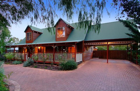 Rosewood Cottage - Accommodation Whitsundays 2