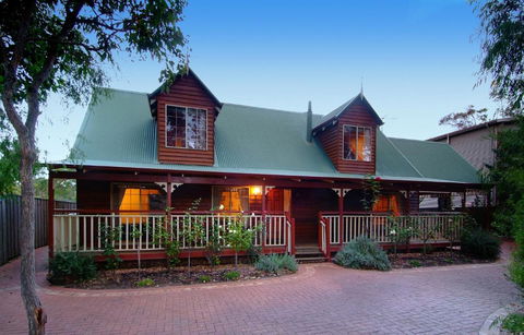 Rosewood Cottage - Accommodation Whitsundays 1