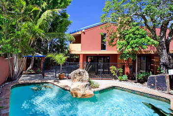Ross Cres Spacious Private Beach House with Accommodation Whitsundays