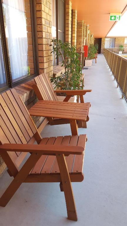 Royal Palms Motor Inn - Accommodation Whitsundays 3