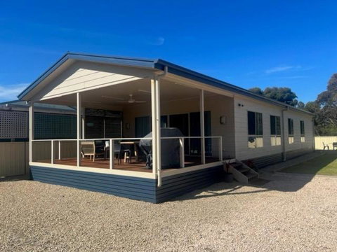 Royston Retreat - Accommodation Whitsundays 0