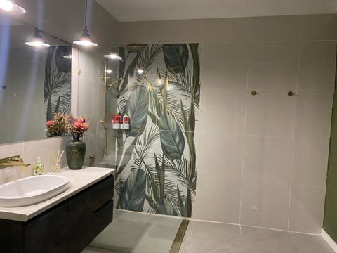 Rural Granny Flat - Pet Friendly - Accommodation Whitsundays 3