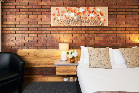 Ruthven Street Motor Inn - Accommodation Whitsundays 1