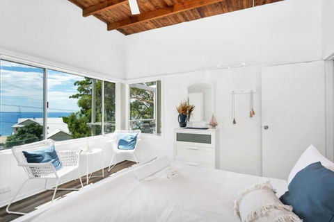 Sally Beach House With Ocean Views - Accommodation Whitsundays 1