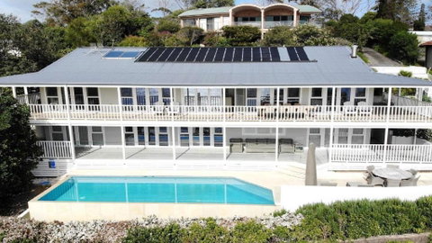 Salt Deck - The Upper Deck Accom Holiday - Accommodation Whitsundays 0