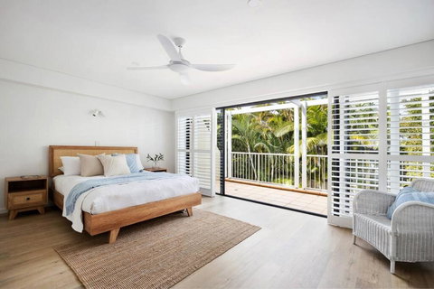 Salty Stays On Stevens St ~ Views & Rooftop Deck - Accommodation Whitsundays 1